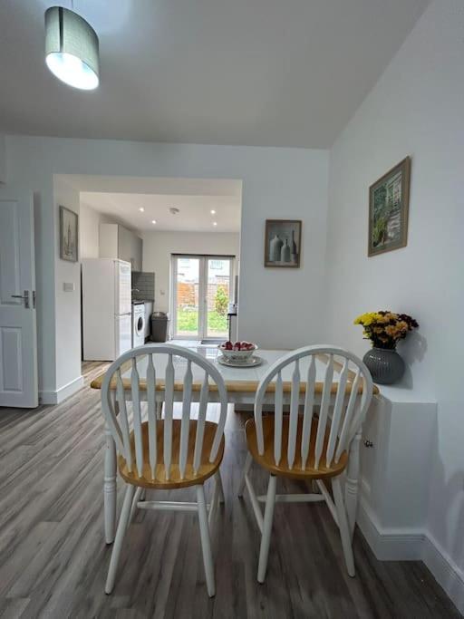 شقة Bali Bliss Garden Flat With Parking انفيلد المظهر الخارجي الصورة