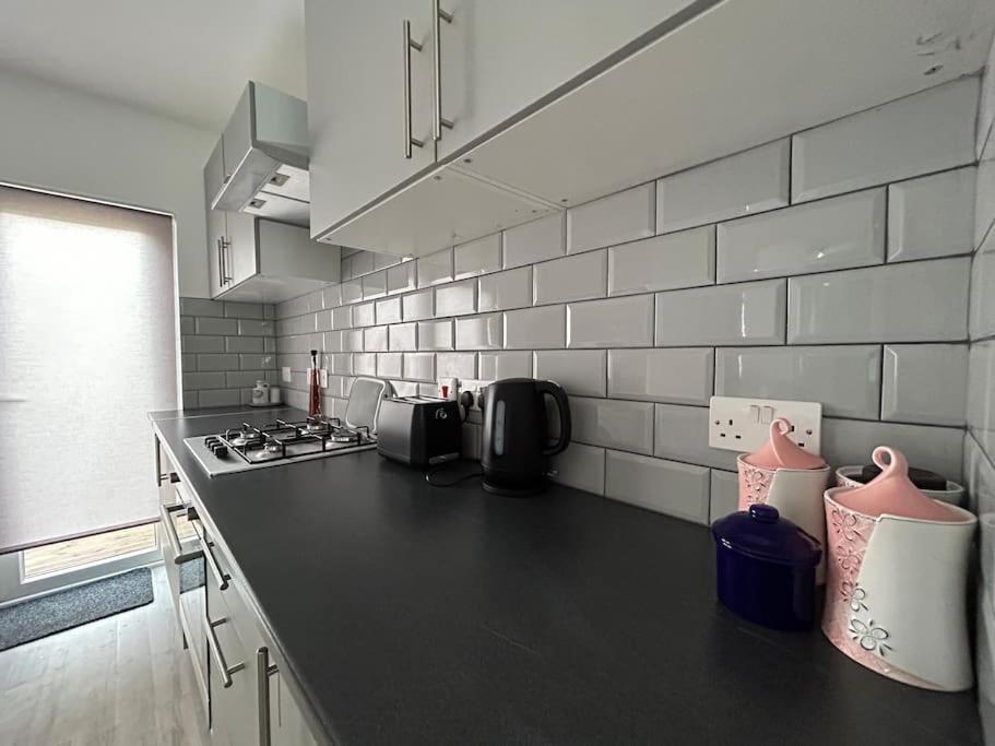 شقة Bali Bliss Garden Flat With Parking انفيلد المظهر الخارجي الصورة